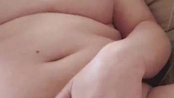 Naked novice housewife pleasures herself in raunchy domestic bestiality clips
